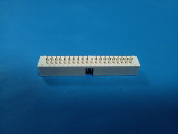 الصين 2.54mm الملعب رأس رأس رابط مربع رأس H: 9.0MM DIP ، لون أبيض مصنع